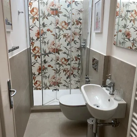 1886 Casa Medone 레반토