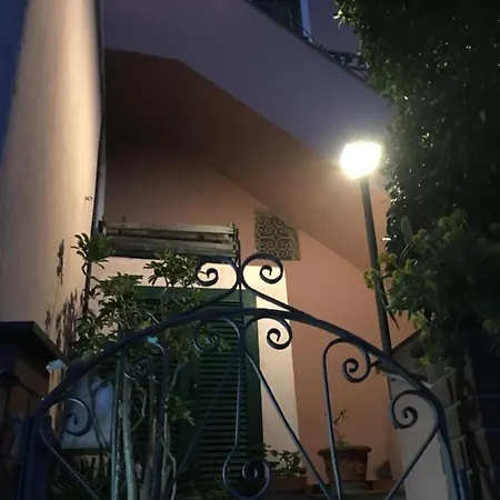 1886 Casa Medone Apartment *